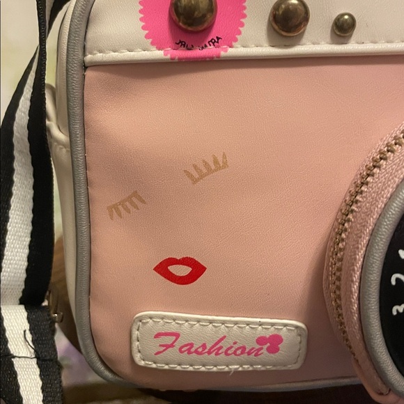 Camera Design Crossbody Bag - Picture 3 of 16